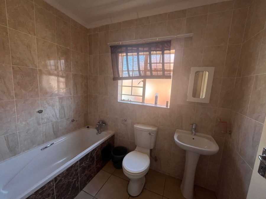 3 Bedroom Property for Sale in Waterval East North West